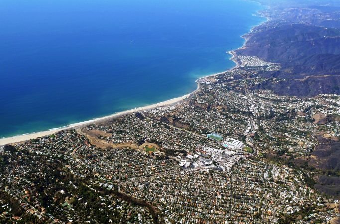 Endymion Environmental offers mold and air quality testing in Pacific Palisades, CA.